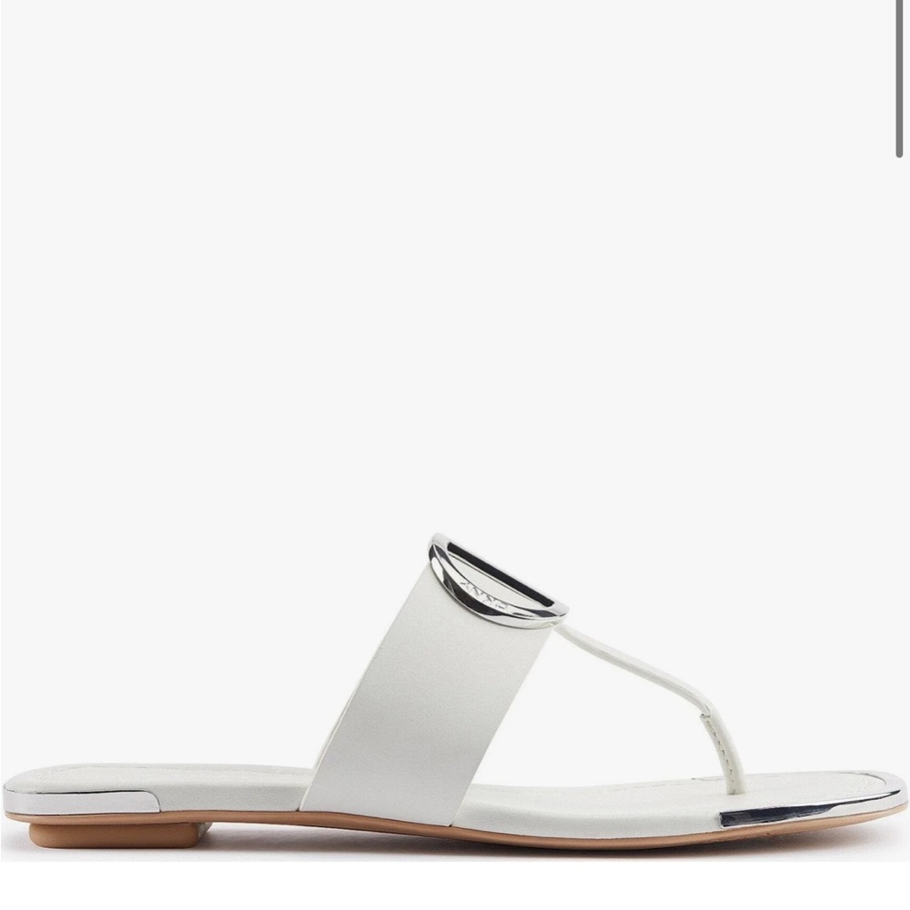 DKNY Womens White Halcott  Leather Sandals Slip On Flip-Flops Shoes NIB- Sz: 7.5